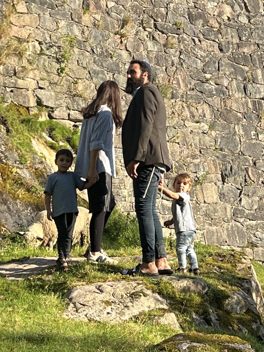 Thatjewishfamily tweet media