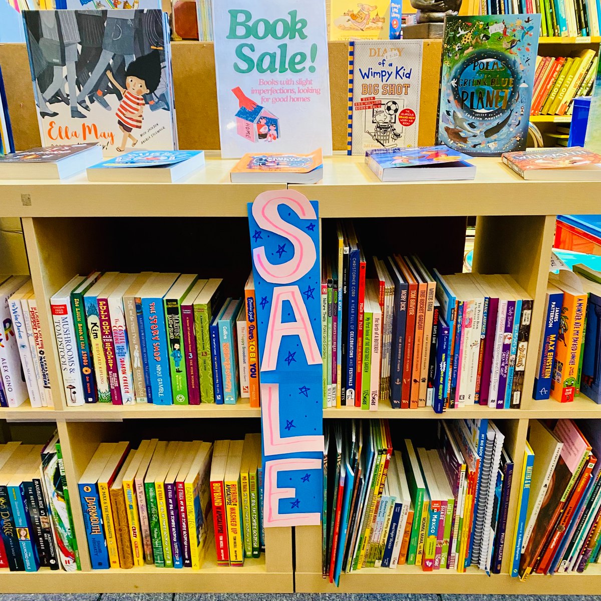 NorfolkCBC's tweet photo. It's 🍂Half-Term🎃 and we are having a 📚SALE 🛍️ Visit us from this week onwards to see some of the lovely books we have put into our Sale section and bag yourself a bargain. With our usual free refreshments and recommendations galore ☕️🍪 https://t.co/mkMlX415YW