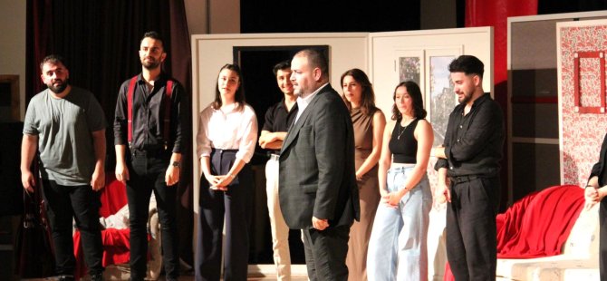 kibrisdetay's tweet photo. Yakın Doğu Üniversitesi Tiyatro Kulübü, kahkaha dolu bir akşam için “Gül ve Geç” oyunuyla sahneye çıkıyor! https://t.co/LNAXWPur5M #Kıbrıs #KKTC #CYPRUS https://t.co/nuZI1mLI6w
