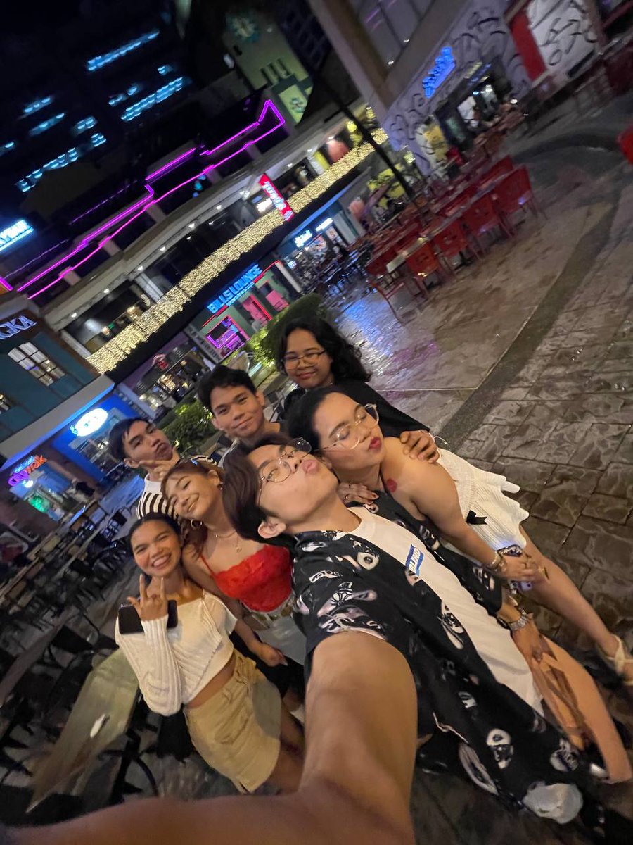 inmysoulitude's tweet photo. #almostsolved HAHAHAHA with them tudei <333 https://t.co/BWvouljysh