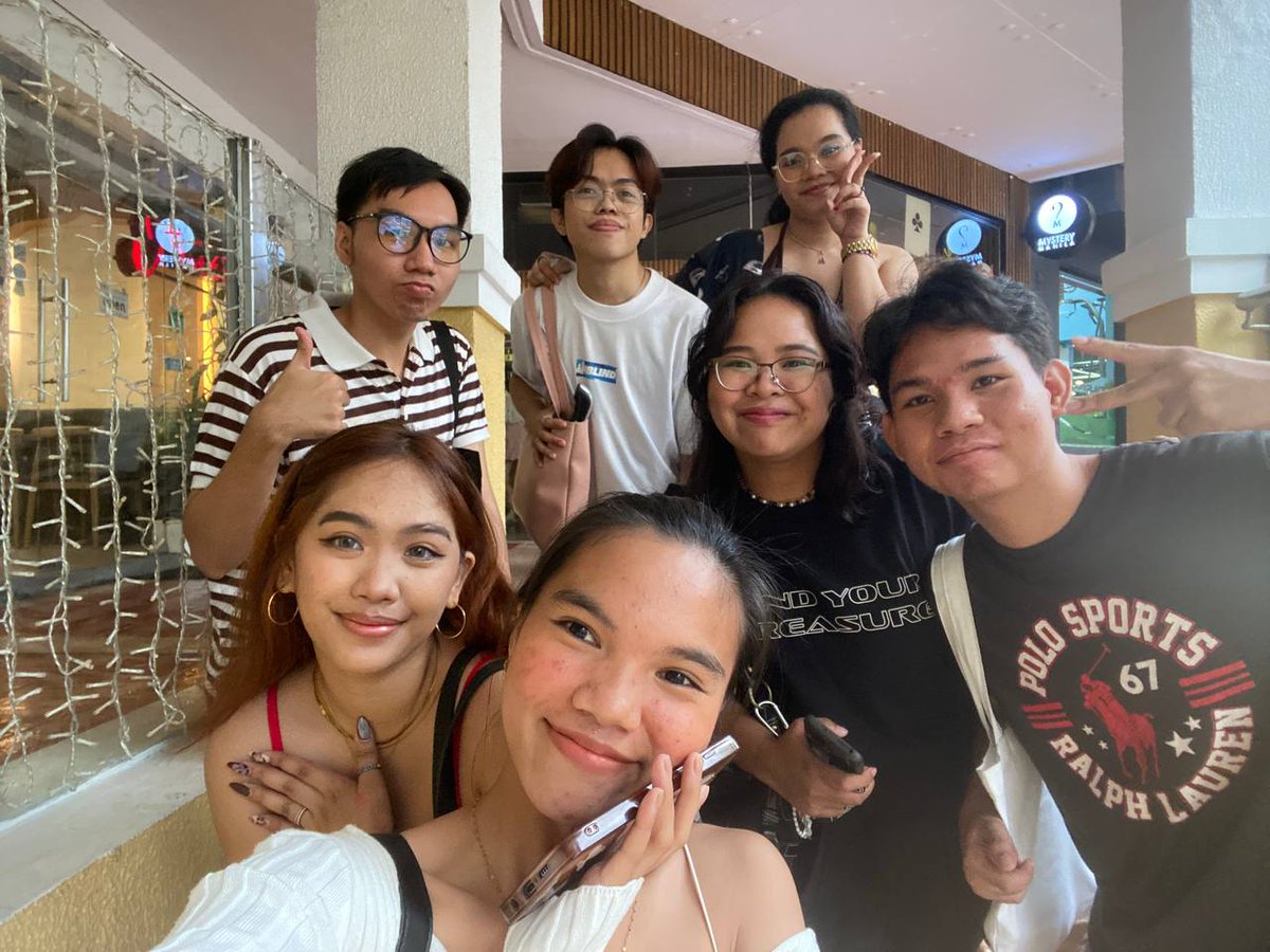 inmysoulitude's tweet photo. #almostsolved HAHAHAHA with them tudei <333 https://t.co/BWvouljysh