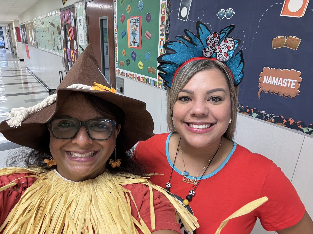 FatimaAlibhai1's tweet photo. Book character Day 
Degan.
#One LISD #wearedegan #backtobasics https://t.co/UCkkPJThBk