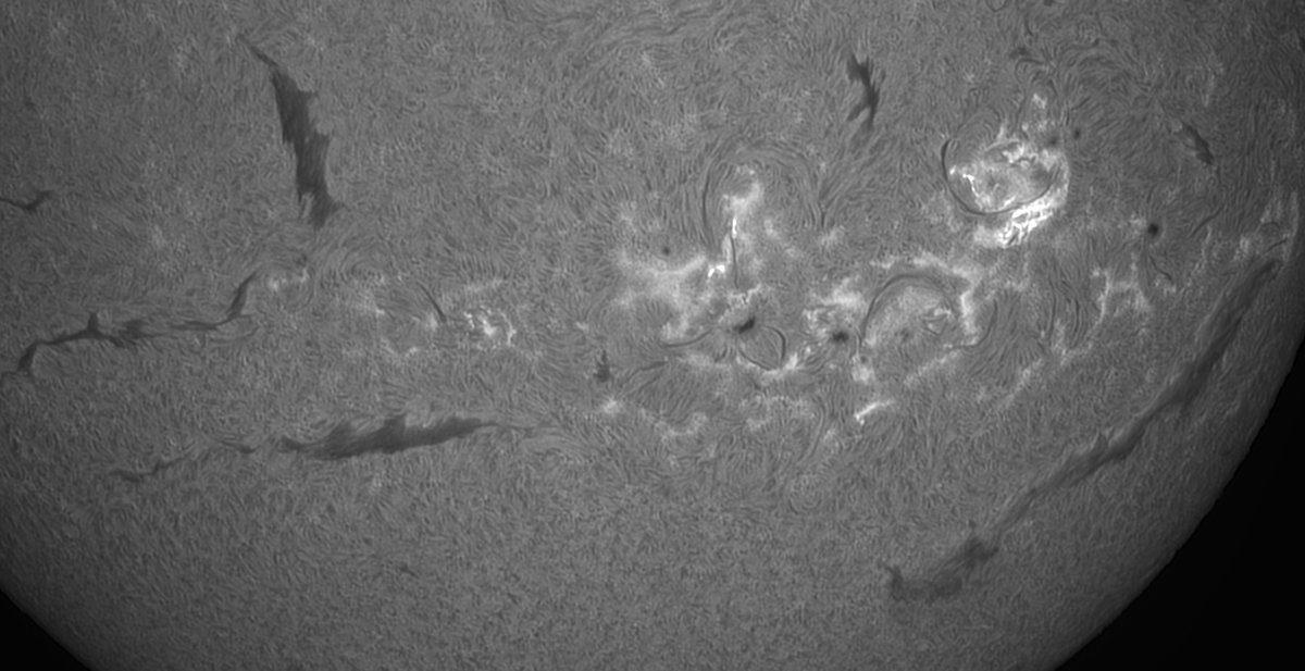yltansg's tweet photo. 31Oct24, 0500UTC. Giant #Filament galore image photographed by 72mm #SolarScope. The longest one spanning distance about 40 times the distance of Earth's diameter has shortened as it approached western limb. GIF made from GONG images shows its evolution. (Credit: NSO) https://t.co/vuKNTP4yfu