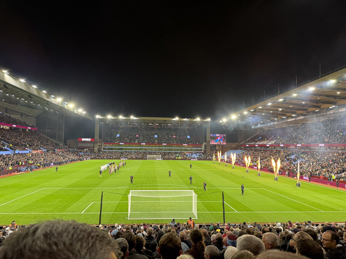 Carl Phillips tweet media