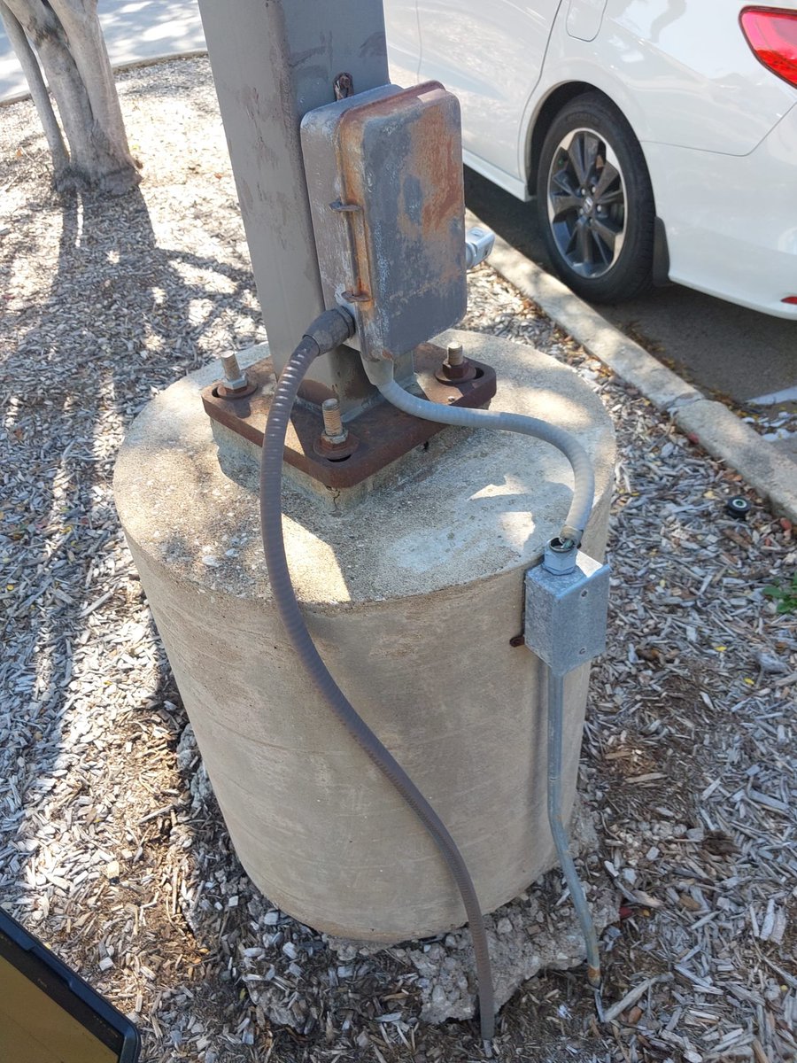 5thgenelectric's tweet photo. Do you have a commercial facility that has electrical safety hazards that are exposed to the public. Lets take care of these liability risks and get your property safe again. 

Give our certified team a call today.

214-728-1977

#5thgenelectric
#Heprovides https://t.co/2VUxGi7Hpn