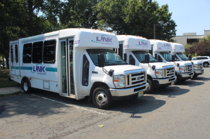 AlfredsAuction's tweet photo. These 4 #Ford E-450 #buses will be offered with a reserve at our 11/2/24 Hunterdon County Municipal #Auction - this is an in-person, live, on-site auction, you gotta be there to bid!
Pics/info/terms: https://t.co/tdNydbu1zW
#hunterdoncountynj #vehicles #cars #trucks https://t.co/7U9BYhLEKp