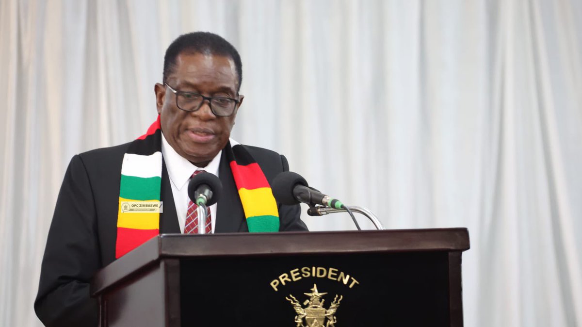 ThembaniNews's tweet photo. President E. D Mnangagwa launches the Zimbabwe National Elders’ Forum campaign to tell the story of how Zimbabweans were colonized and oppressed by the British, sue and demand reparations and an apology https://t.co/jdQf2mrhTY