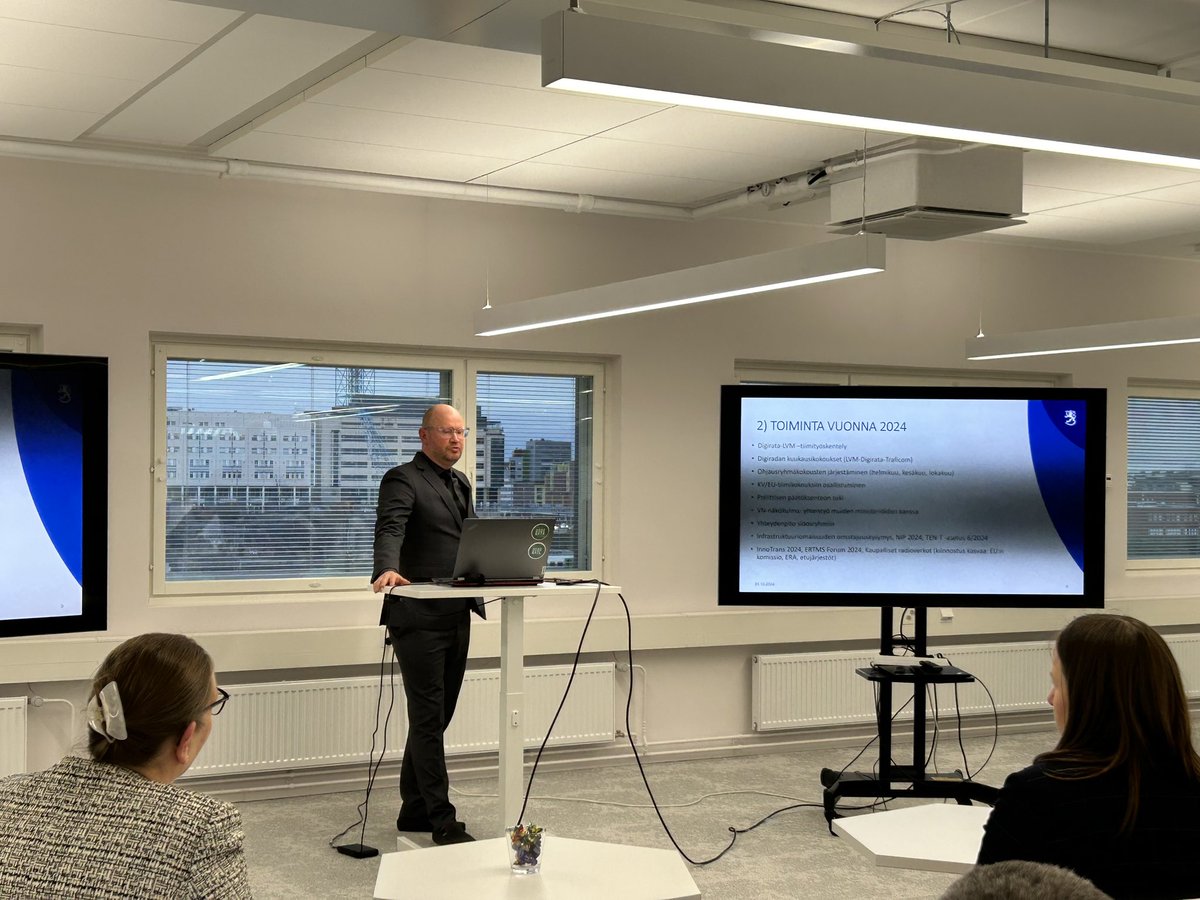 Kansainvälinen kiinnostus kaupallisten radioverkkojen käytöstä on käsinkosketeltavaa, sanoo <a href="/JarkkoPaldanius/">Jarkko Paldanius</a> <a href="/lvmfi/">LVM</a>. Tässä ratkaisussa on potentiaalia kansalliseksi vientituotteeksi - malli voitaisiin monistaa laajemmin Eurooppaan. #Digirata #radioverkot