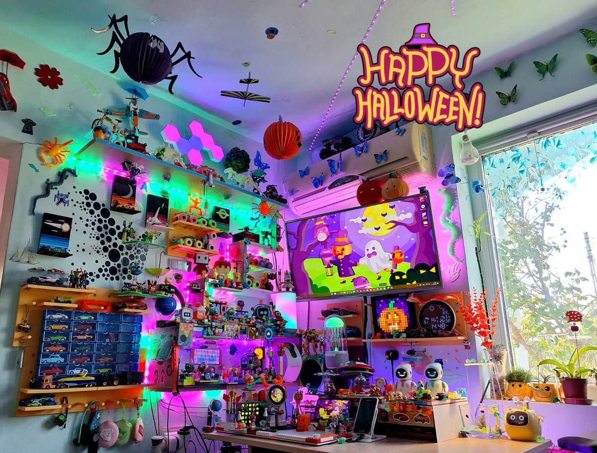 armihalcea's tweet photo. Camera mea (Halloween) 🛋🎃🦇🕷👻
Happy Halloween! 🎃

Pășind aici, simți cum Halloween-ul prinde formă, culoare și o atingere de magie.

#armihalcea #halloween #happyhalloween #myroom #myroomhalloween #october
https://t.co/H7whSKEtKx https://t.co/X2slXSY29E