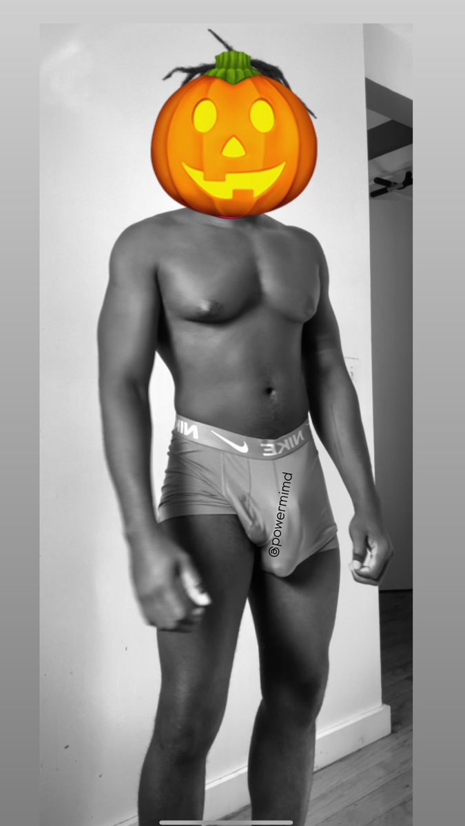 Powermimd's tweet photo. Happy freaking Halloween 🎃 🎃 https://t.co/Pp70vaBoAR