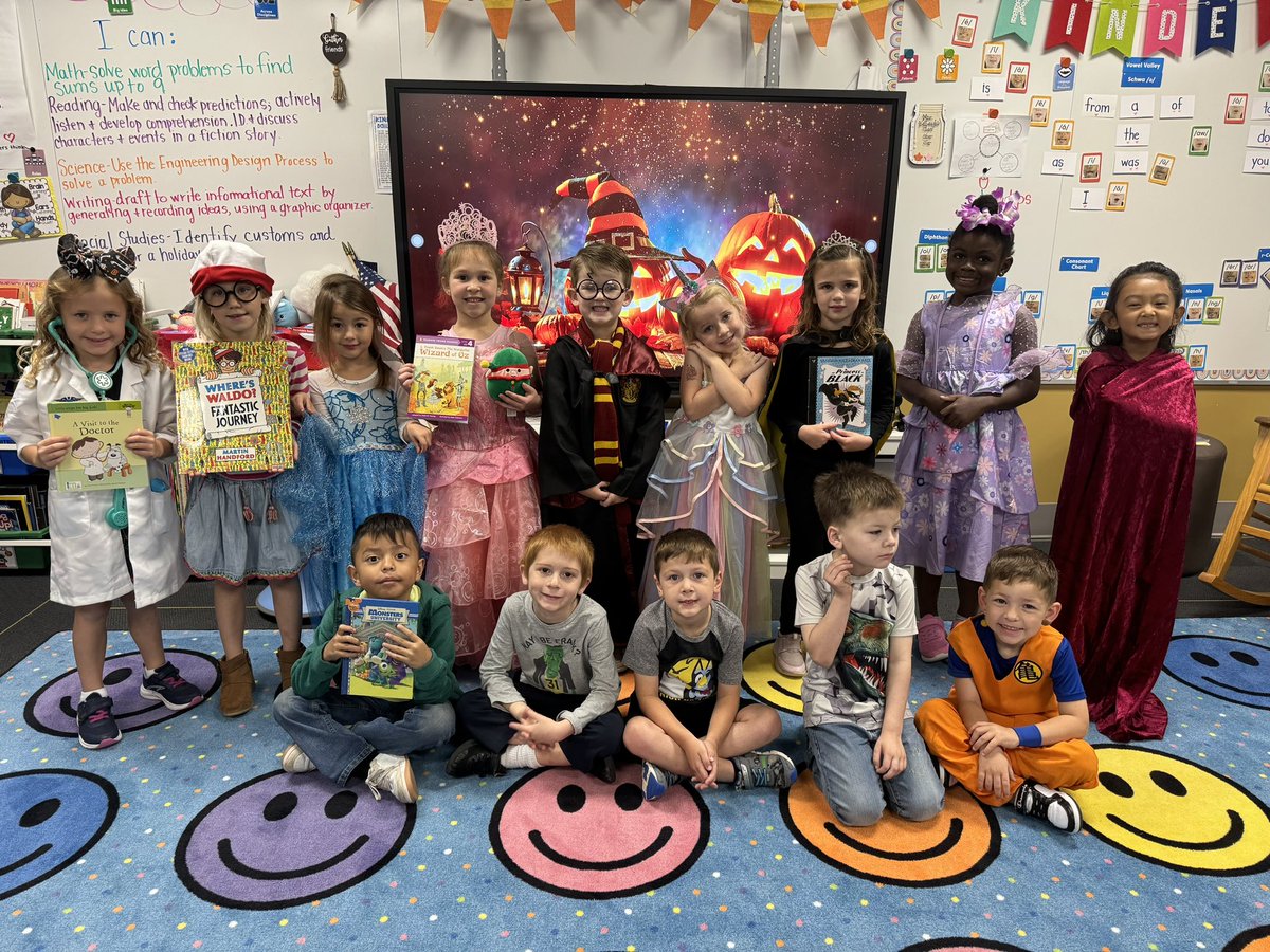 Storybook character dress up day, my favorite day! Happy Halloween! 👻🎃 Kindergarten teachers are the characters from the <a href="/LauraNumeroff/">Laura Numeroff</a> books! <a href="/canSTEM/">Cannon Cubs</a> #CanKinder #BeCannonProud all my little buddies, are favorite storybook friends! #RedRibbonWeek2024 🐭🍪🐱🧁🐶🍩🐷🥞