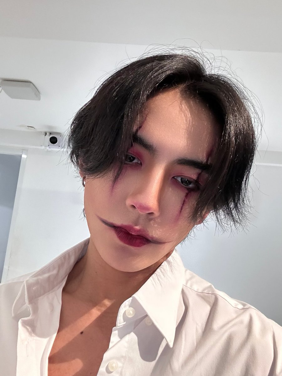 heartchuthiwat's tweet photo. Trick or Treat 🎃👻

#HEARTchuthiwat
#BUSbecasueofyouishine https://t.co/G537lQBQJm