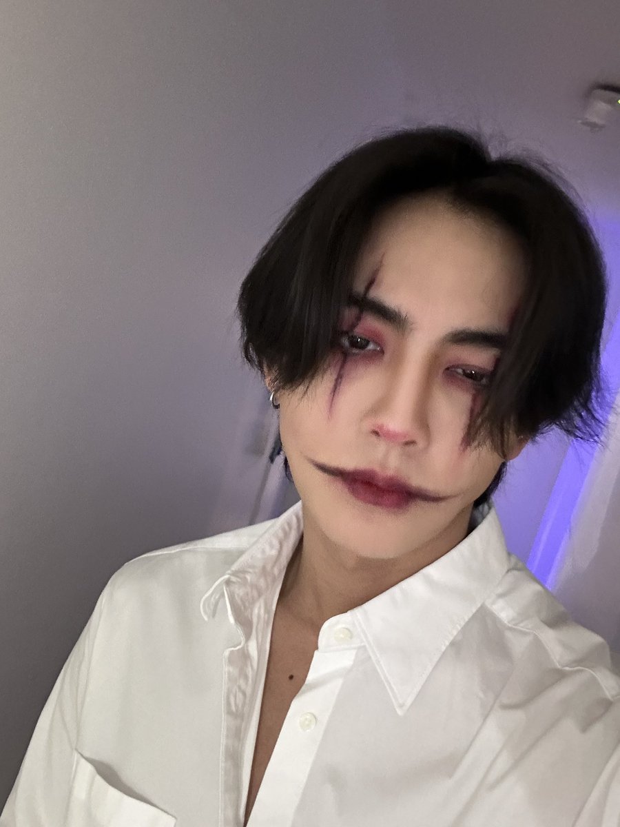heartchuthiwat's tweet photo. Trick or Treat 🎃👻

#HEARTchuthiwat
#BUSbecasueofyouishine https://t.co/G537lQBQJm