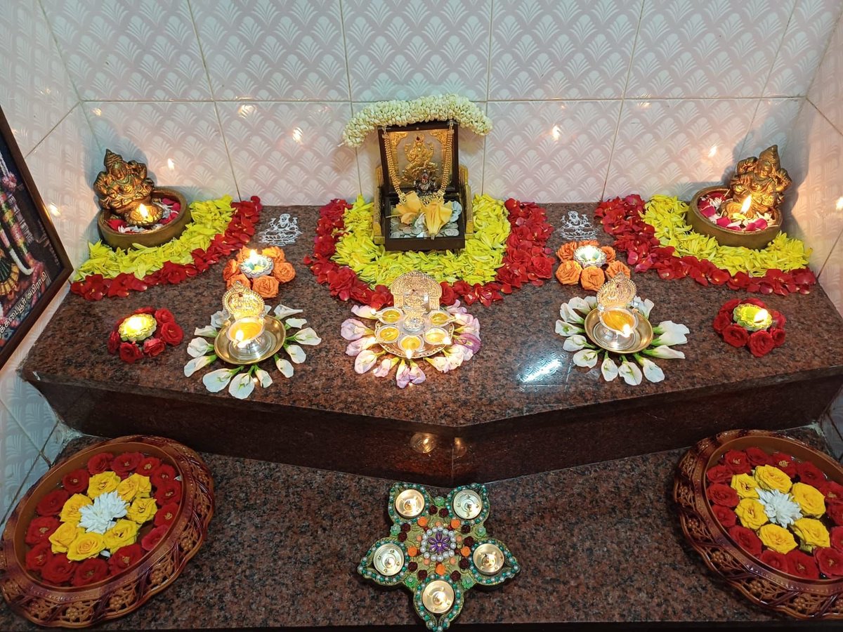 priyasrn's tweet photo. @anbezhil12 Wishing you and your family Safe and Happy Diwali🪔 jiii https://t.co/TTHJZF9xzd