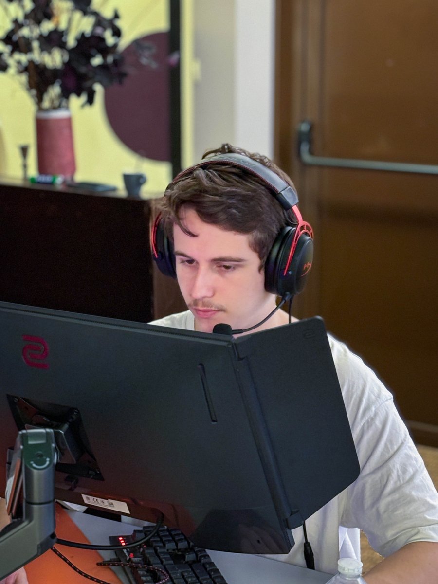 TsunEsport's tweet photo. Cette semaine notre roster Valorant est en bootcamp 😍
Pour l'occasion on vous partage les photos de nos bg📸
Grosse pensée à @zey_zeytrost qui n'a pas pu venir avec les gars💙
#BeEverywhere https://t.co/nCPIhA4SFU
