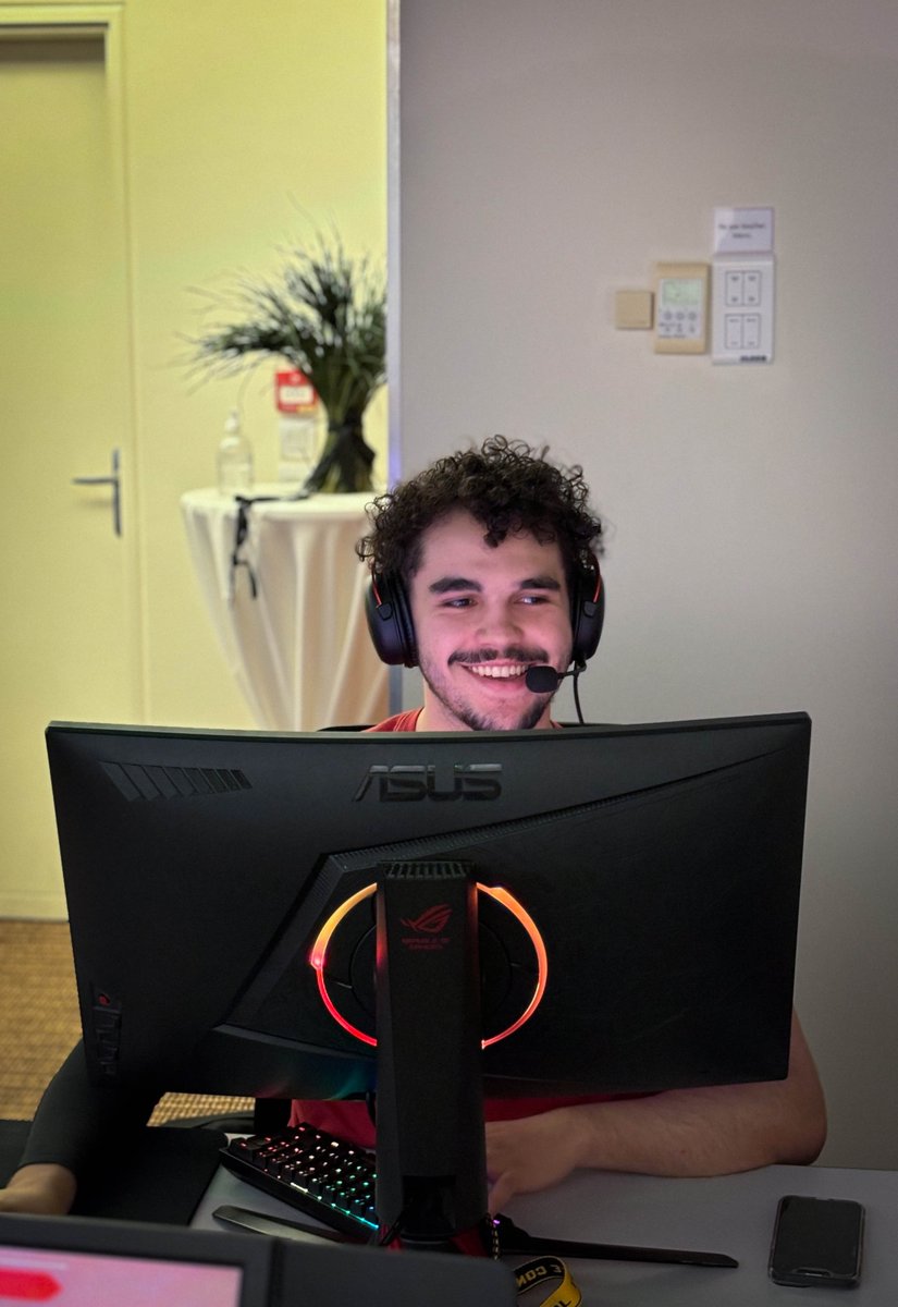 TsunEsport's tweet photo. Cette semaine notre roster Valorant est en bootcamp 😍
Pour l'occasion on vous partage les photos de nos bg📸
Grosse pensée à @zey_zeytrost qui n'a pas pu venir avec les gars💙
#BeEverywhere https://t.co/nCPIhA4SFU