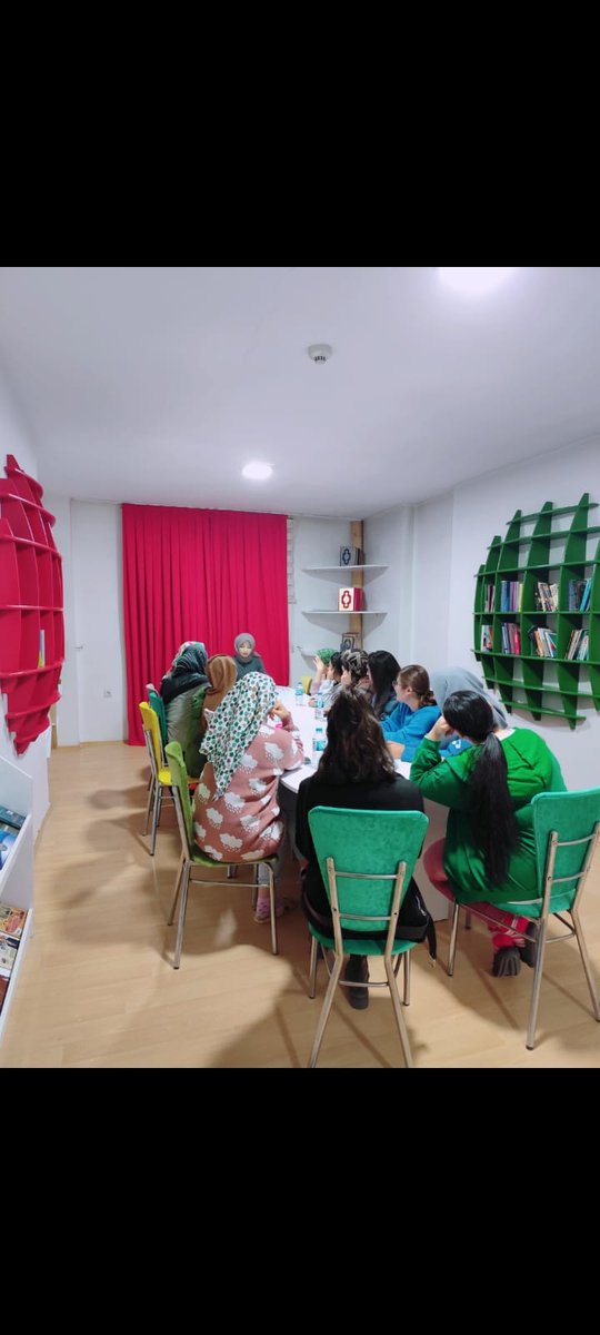 IgdirKYGM's tweet photo. 📍 Süreyya Sülün Hanım Yurdu

Manevi Danışmanımız Melek BURKAN ile ''Dini İlimler Atölyesi" kapsamında açılan İslam Felsefesi  eğitimlerimiz başladı.
#GSB
 #KYGM https://t.co/kCVvggO7Yj