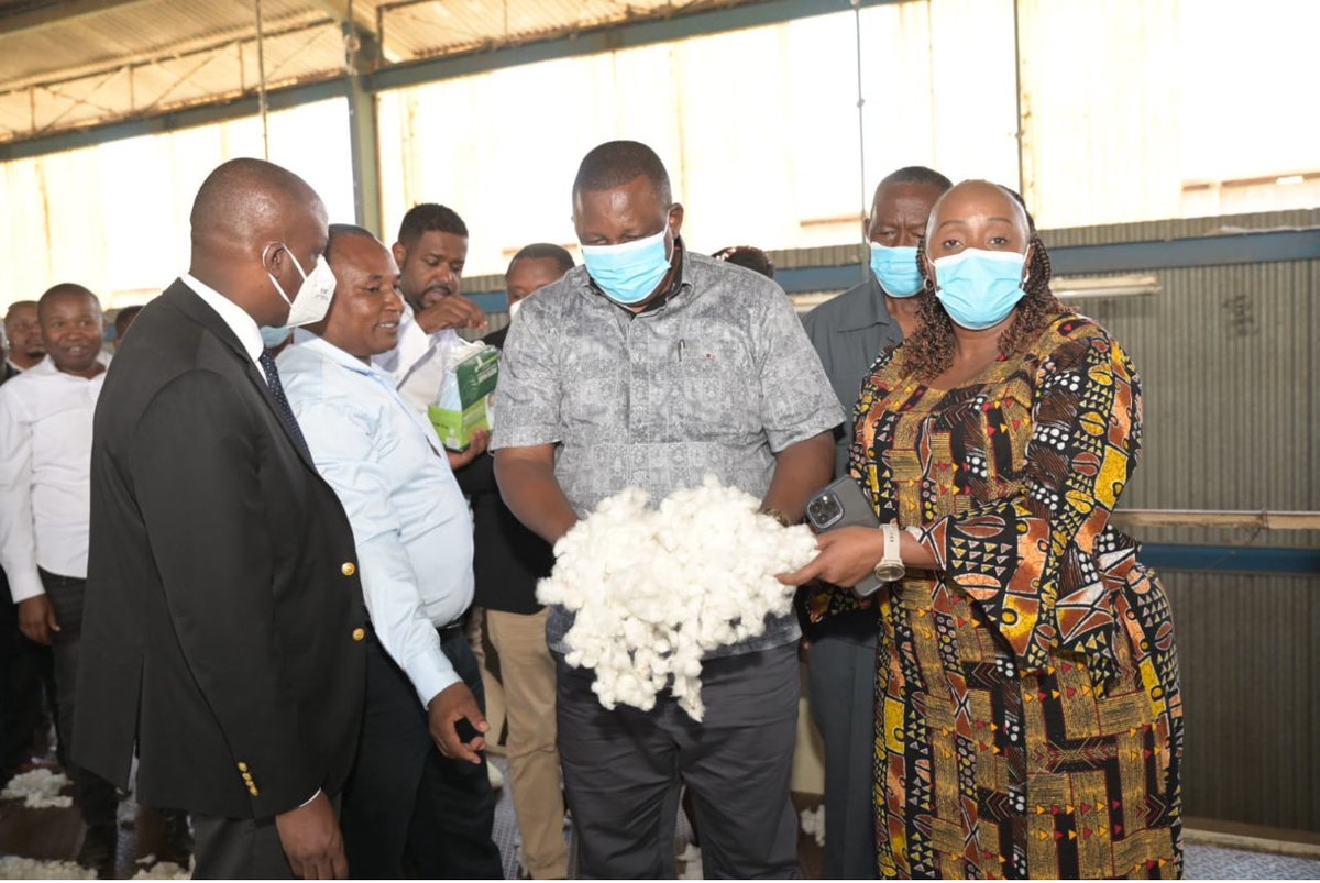 Honored to join CS ⁦<a href="/Waziri_Mvurya/">H.E Salim_Mvurya, EGH.</a>⁩ at the launch of Makueni Ginneries! This solar-powered facility is set to uplift our cotton farmers, create jobs, and fuel sustainable growth in Kenya’s agro-processing. A big win for the local economy and green energy! #SustainableFuture