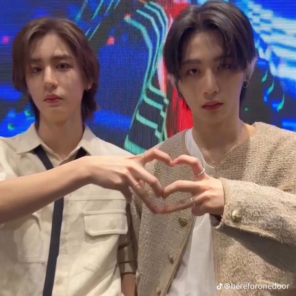 looking for interactive #moots !

•03 she/her  
•not new to #stantwt #kpoptwt 
•ults: boynextdoor, zb1, riize, tws and enha  
•any fandom is welcome!

#BOYNEXTDDOR #ZB1 #TWS #RIIZE #ENHYPEN 

♡/↺ to spread / to be moots, ty!