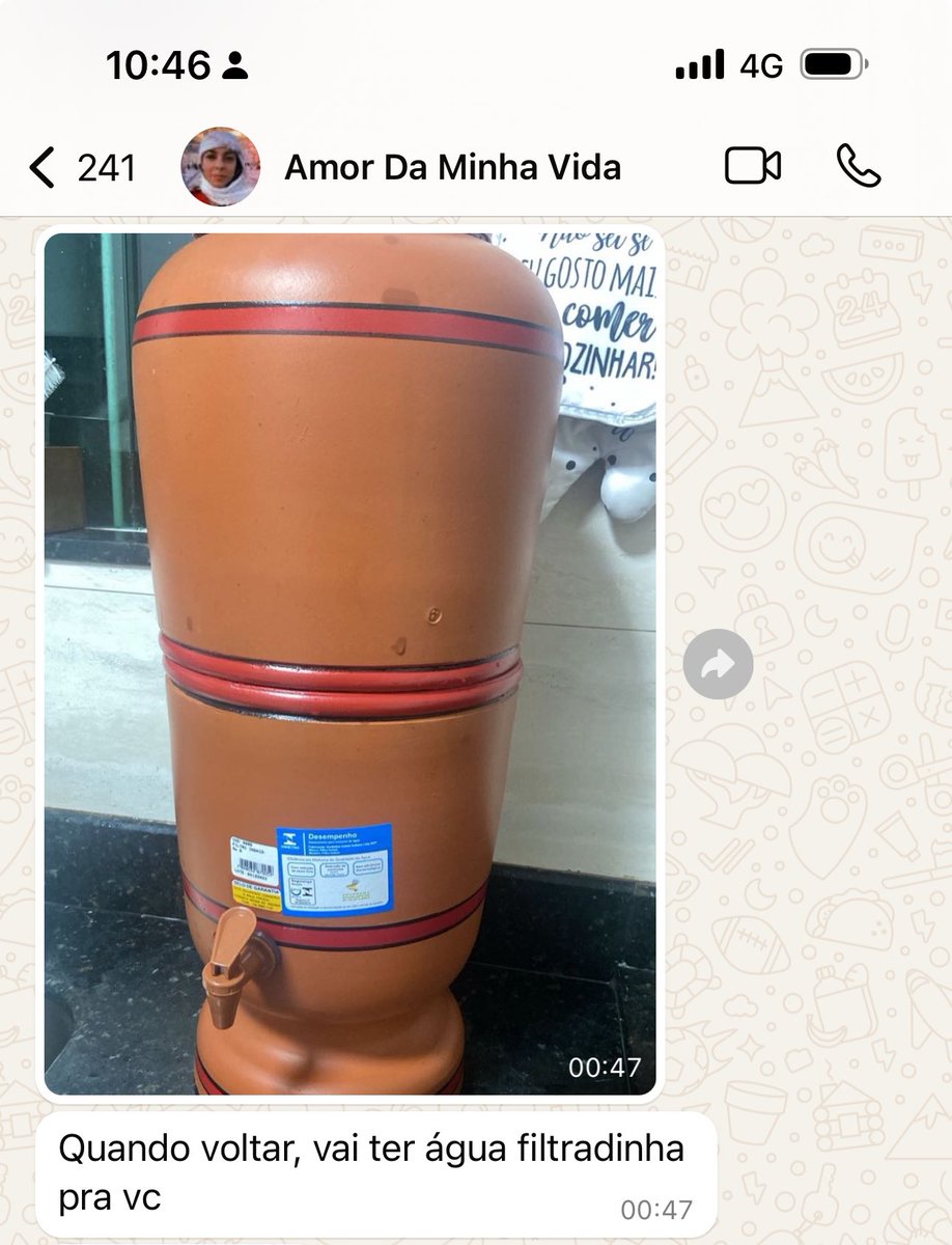 As pessoas que constituem sua vida são fundamentais para seu crescimento e felicidade. Coisas simples com os seus, valem mais que fortunas (ou pretensas fortunas) com os que não se divide a vida e a história. Nunca um filtro de barro teve tanto valor.