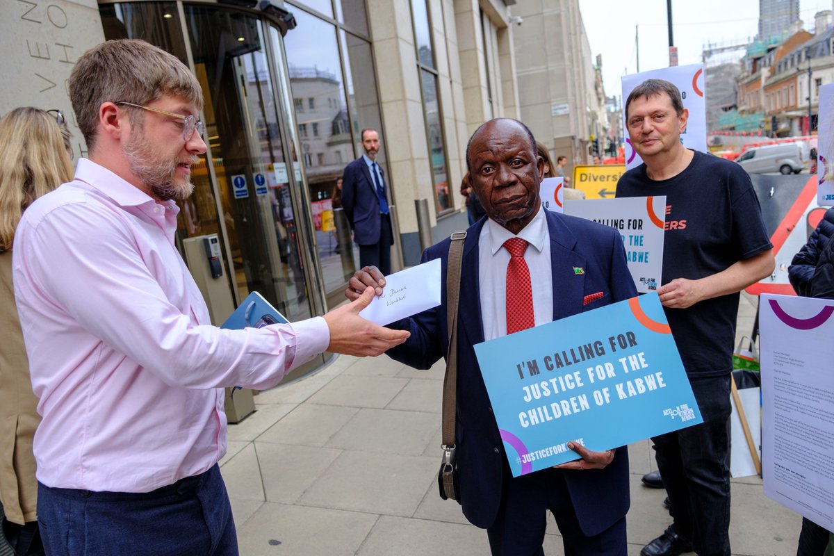 ACTSA-UK.bsky.social (@actsa_uk) on Twitter photo Today Barry Mulimba handed in an open letter to <a href="/AngloAmerican/">Anglo American</a> at its London HQ on behalf of the community of #Kabwe, Zambia, asking it to finally address decades of mass lead poisoning that most affects children. A range of civil society organisations & peers signed the letter⤵️ Today Barry Mulimba handed in an open letter to <a href="/AngloAmerican/">Anglo American</a> at its London HQ on behalf of the community of #Kabwe, Zambia, asking it to finally address decades of mass lead poisoning that most affects children. A range of civil society organisations & peers signed the letter⤵️