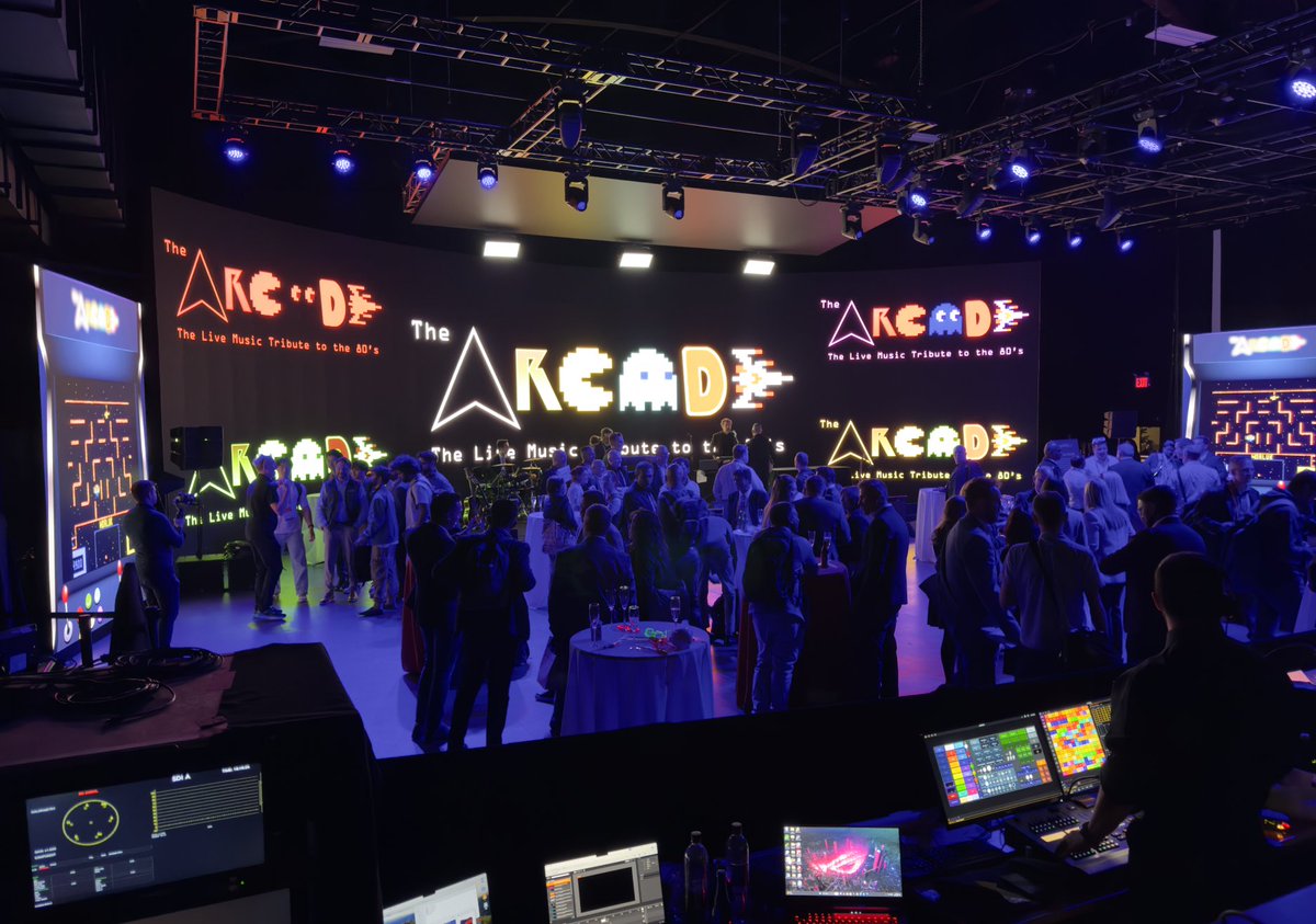 Earlier this month, we had the pleasure of working on Cloudera’s Evolve 24 event at NYC’s iconic Pier 59 Studios! 📸 Check out some of these photos!

#nmrevents #cloudera #eventproduction #NYC #evolve24 #audiovisual #ledwall #pier59 #eventspecialists #eventtech