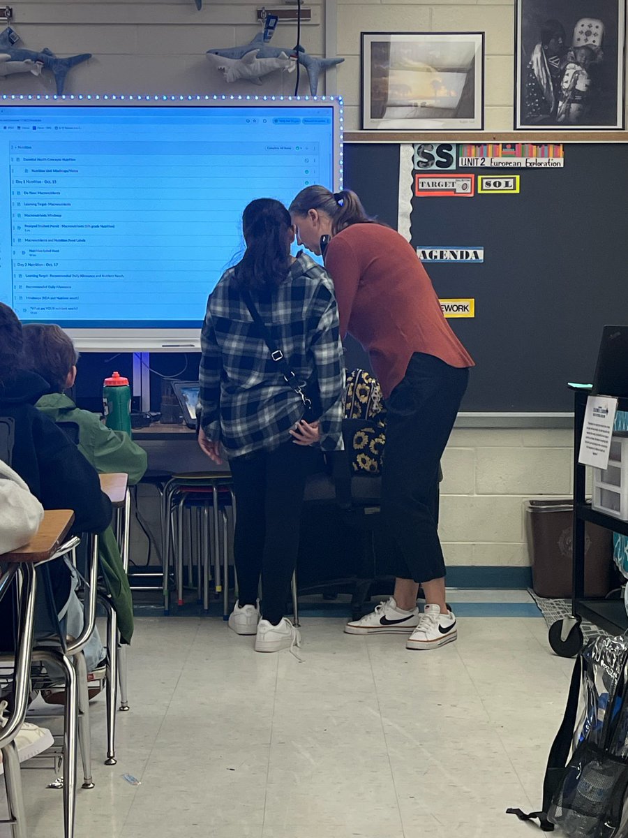 NNPSHPE's tweet photo. Deadlines are FAST APPROACHING 🎯🚨🚧

Students in Ms. Pratt’s classes completing all their make-up work before the end of Q1.

#middleschoolHealth #healtheducation #deadlines https://t.co/Atdtr583Il