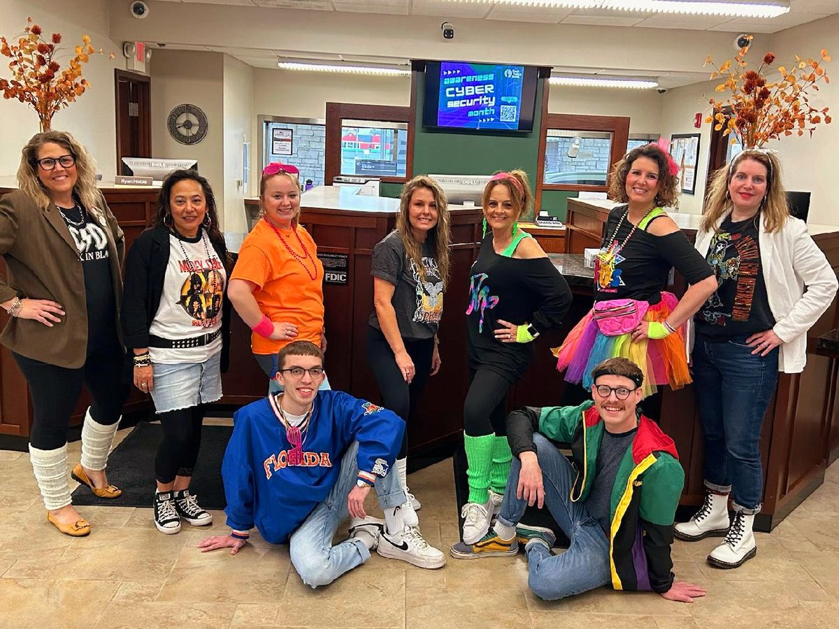 MeagenMullan's tweet photo. Happy Halloween from your Rock Falls Sauk Valley Bankers!!! 🎃👻 https://t.co/kgZ3Zh0CaL