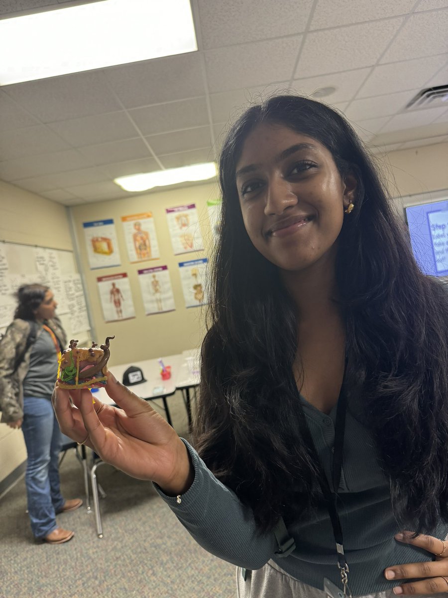 MsJtweeeter's tweet photo. A sweet way to end our last unit! Students made a skin model out of different candies! @THS_Tigers @TravisHS_CTE @CTEReeseCenter https://t.co/4FPRZFtuIZ