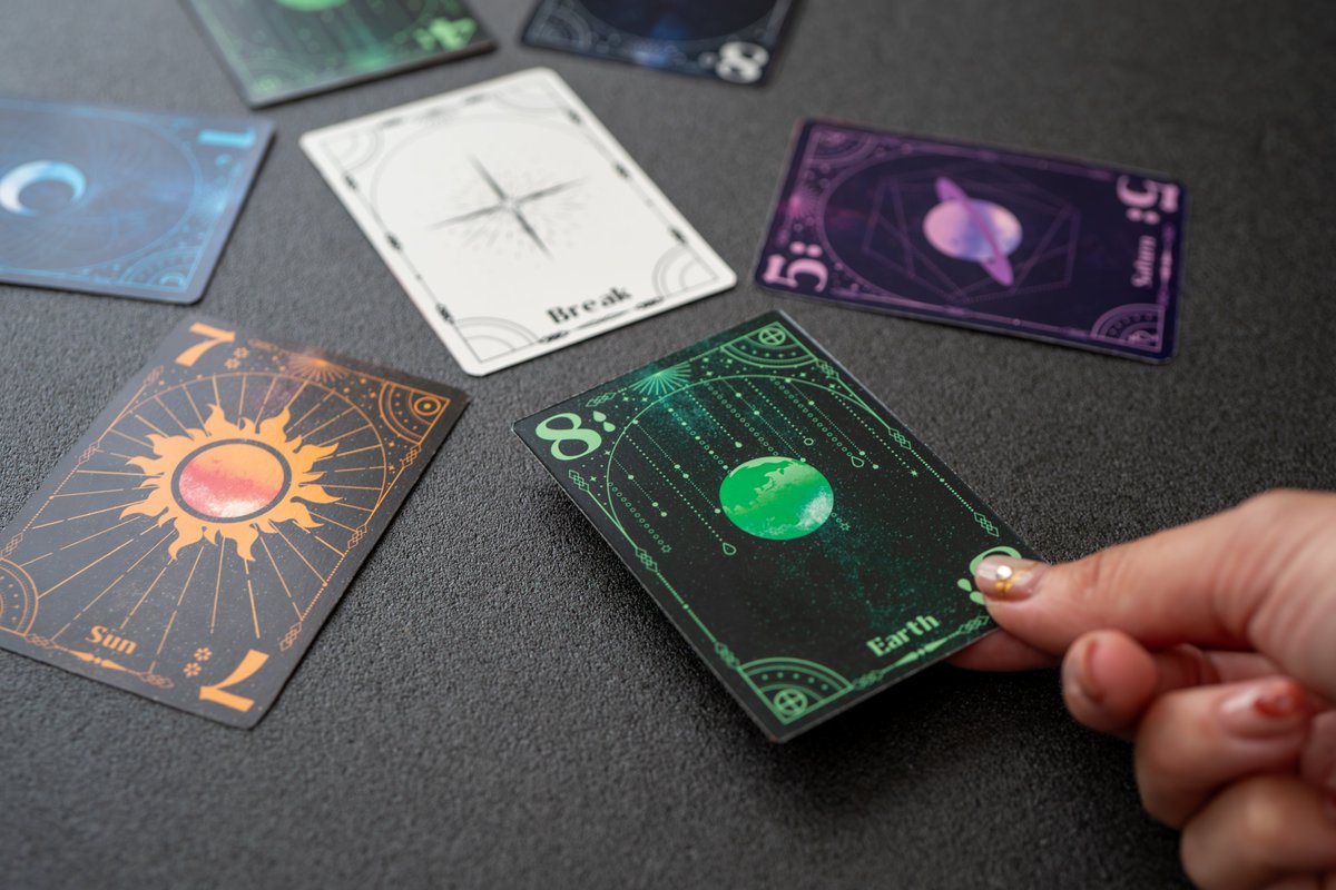 【🎁ゲムマプレゼント企画🎁】

ゲムマ2024秋新作「COSMOS」を抽選で2名様にプレゼント！

【応募方法】
①このアカウントをフォロー
②この投稿をリポスト
～11/9(土)〆

ゲムマ2024秋でご予約済の方もプレゼントの対象です、当選した方にはDMでお知らせします
#ゲームマーケット2024秋 #ゲムマ2024秋