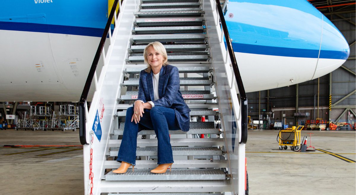 Reisbizz's tweet photo. KLM-topvrouw Rintel: forse tariefverhoging Schiphol onredelijk en onverstandig https://t.co/i3gkBfIAlP #Airlines #klm https://t.co/qZNHy5gHf7