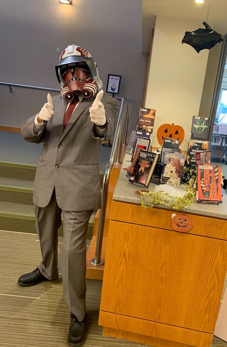 bishop_library's tweet image. Happy Halloween! #golvc #bishoplibrary #librariesrock #halloween #costumes #candy #ninjaturtle #mrrogersneighborhood  #wontyoubemyneighbor
*
*
@lvcathletictraining @cmdrtwalker @lvcphysics.club @lvc_esports