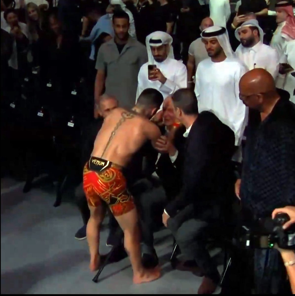 Contador fuga del rey tweet media