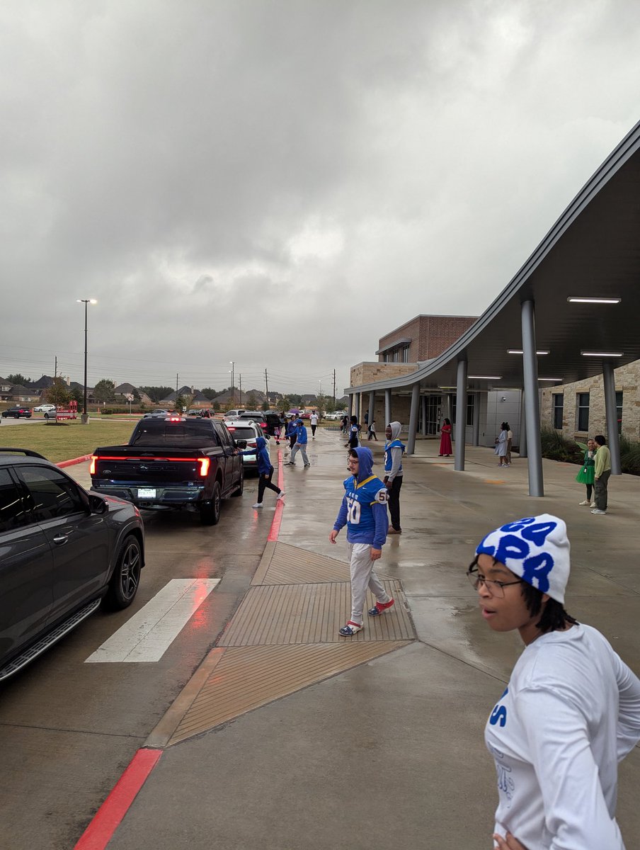 Trae Grimes (@coachtgr) on Twitter photo Thank you <a href="/SBE_Bengals/">Sonal Bhuchar Elementary</a> for hosting some of our <a href="/EHS_Knightswire/">Elkins High School</a> student-athletes this morning!
It was a lot of fun getting to greet some future Knights and see all the costumes!
#KNIGHTLIFE
FAMILY Thank you <a href="/SBE_Bengals/">Sonal Bhuchar Elementary</a> for hosting some of our <a href="/EHS_Knightswire/">Elkins High School</a> student-athletes this morning!
It was a lot of fun getting to greet some future Knights and see all the costumes!
#KNIGHTLIFE
FAMILY