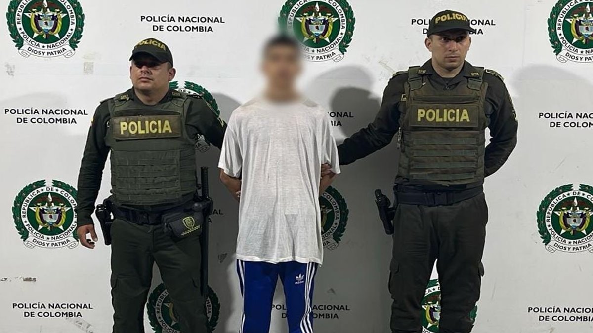 Lo cogieron cuando extorsionaba a mujer que le habían robado el celular en Ibagué alertatolima.com/noticias/judic…