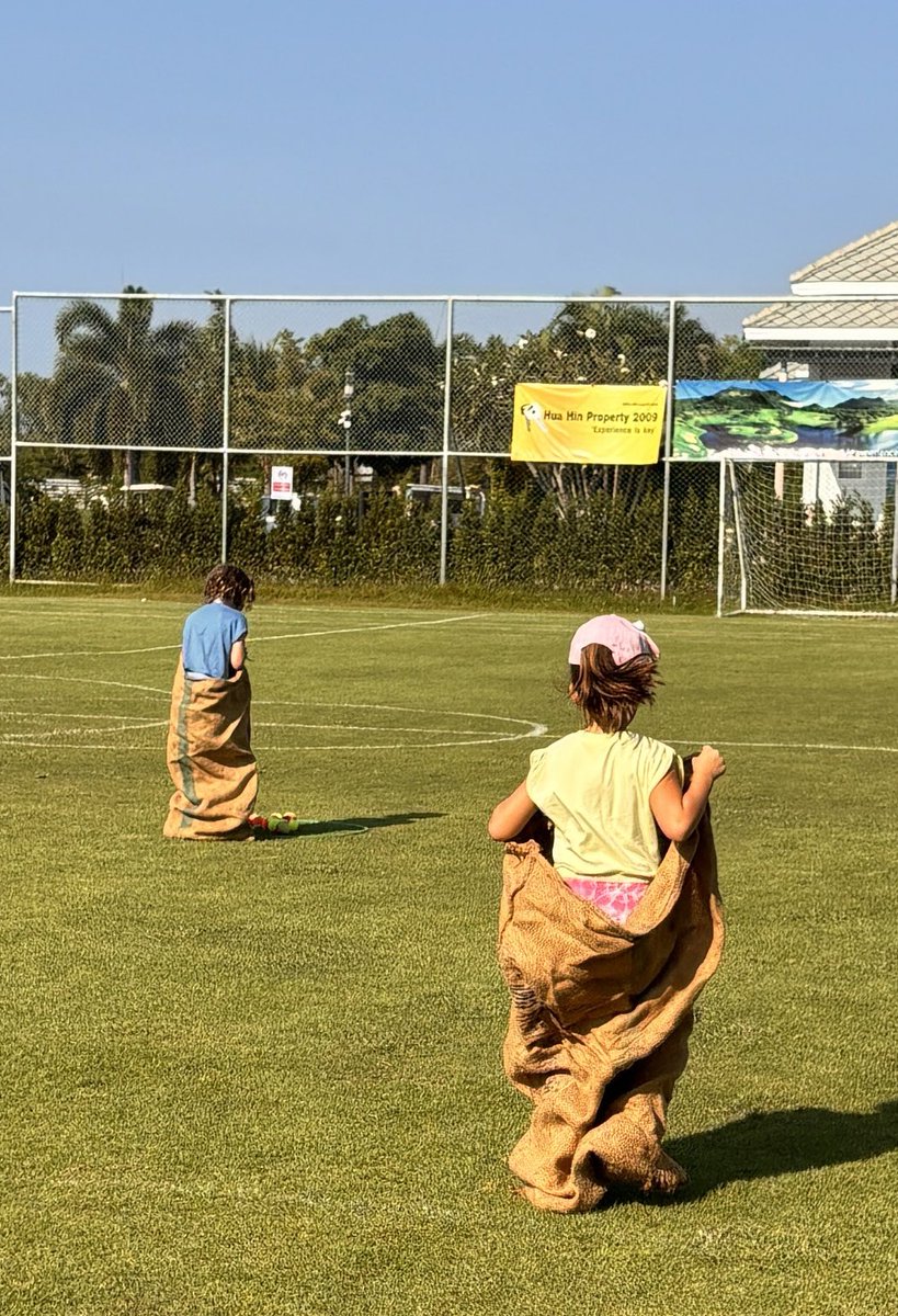 Beccy Fox tweet media