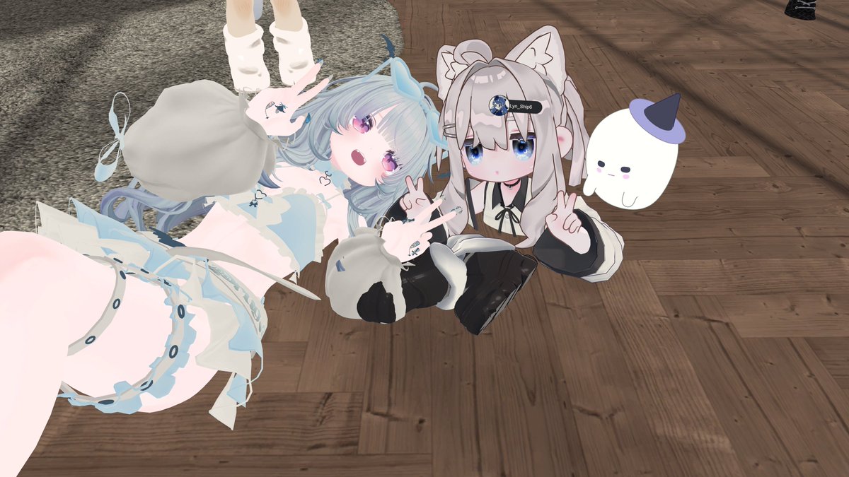 lyn_ship6's tweet photo. お菓子配りの寄付フェルハロウィン写真集 https://t.co/H2pL0XFRPL