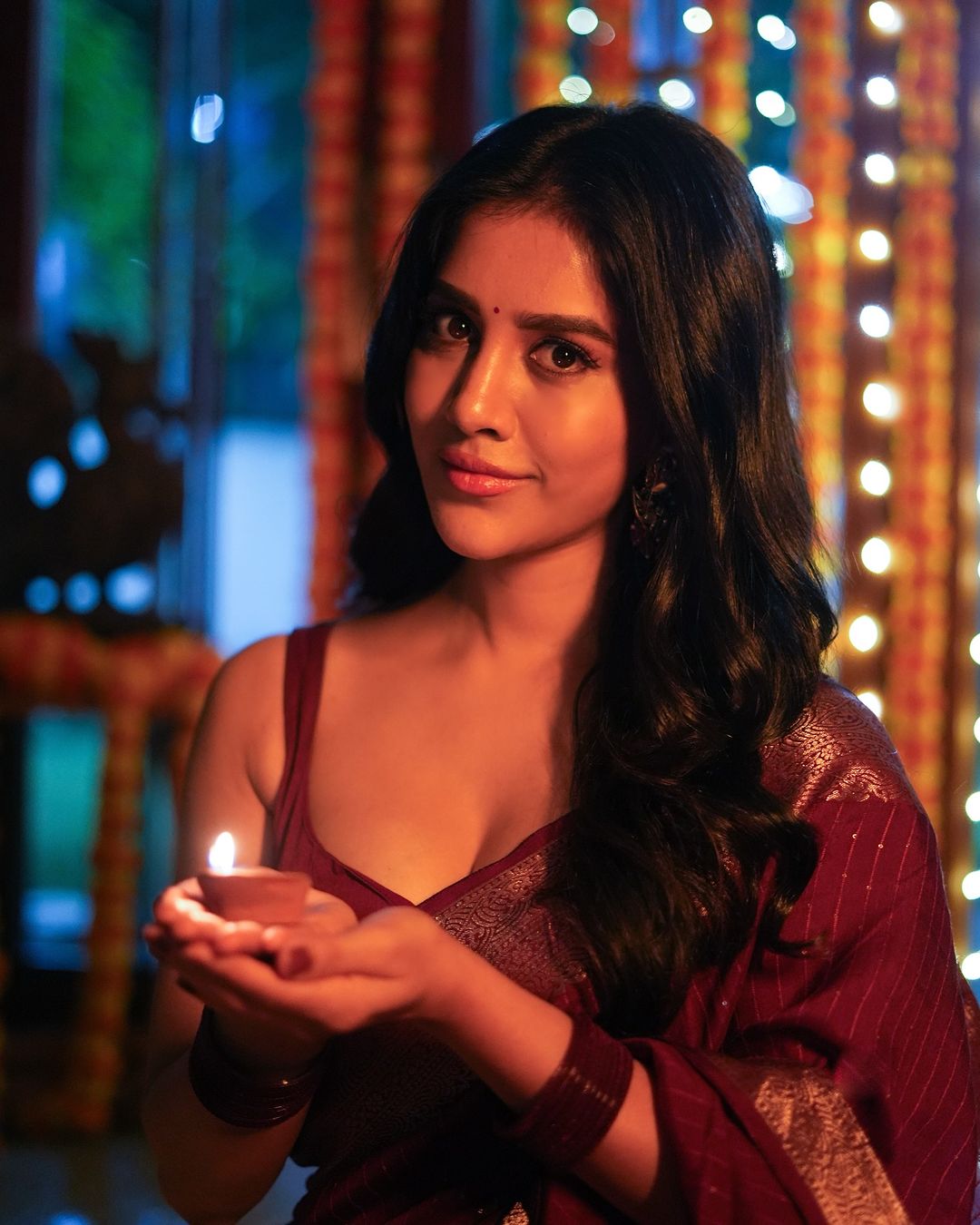 GbOVX_MWYAAYq7x?format=jpg&name=large