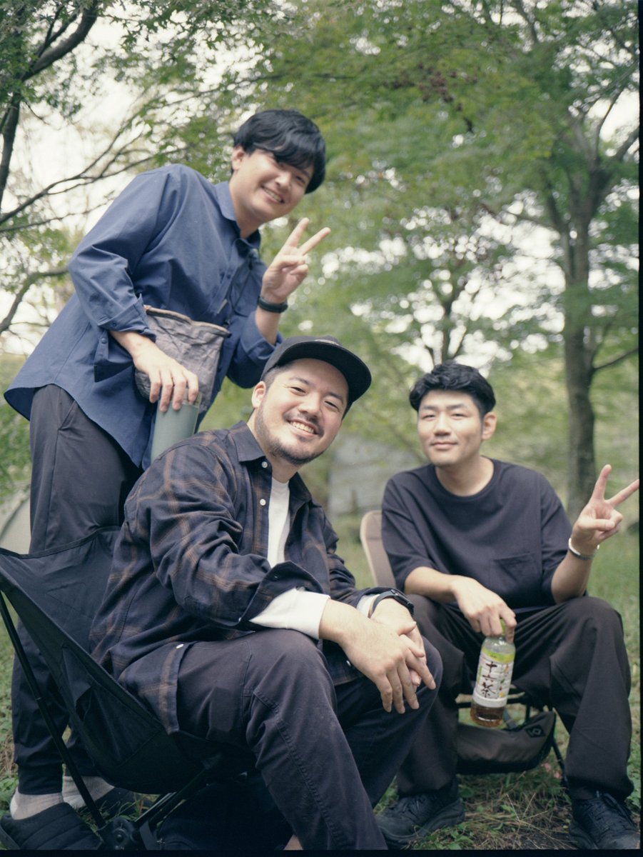 yoshidacamp's tweet photo. 【Kodak Gold 200編】
← お店でスキャンしてもらった写真
→家のスキャナーで色を調整した写真
#645中判 #gs645s https://t.co/MPxvbYtKBd