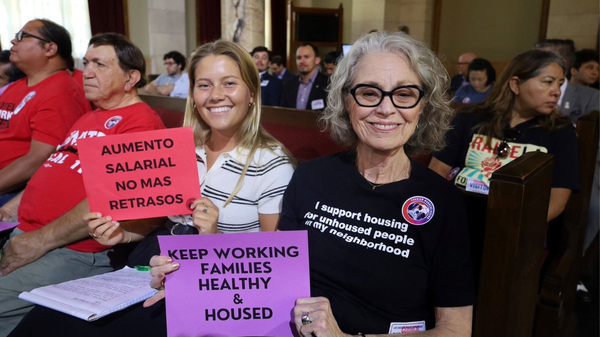 CASTLA's tweet image. Support the Fair Wage Ordinance! 💪 Increased wages, access to healthcare, and workplace protections are critical forms of anti-trafficking prevention. 

#FairWage #WorkerRights #AntiTrafficking #SupportWorkers  #EndHumanTrafficking #CastLA Pic: Cast Policy Intern Ainsley H.