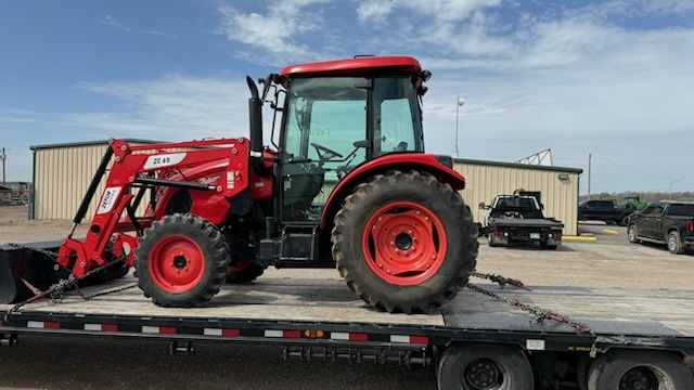 LSTgroupllc's tweet image. Have you ever bought a tractor while sitting at home on your couch?  The new owner of this Zetor did!  He completed the sale over the phone, hired us for transport via email, and we delivered right to his doorstep.

#CouchShopping #TractorDelivery #ModernFarming #ZetorExperience