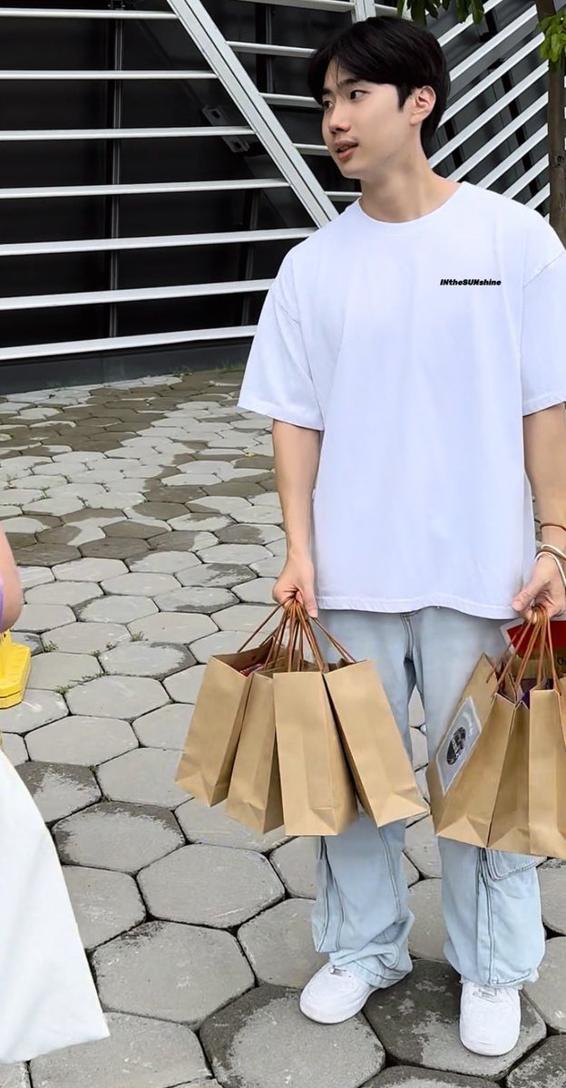 INtheSUNshine__'s tweet photo. 인선오빠 생일축하해요!!💚

#이인선 #인선 #insun #위댐보이즈 #WDBZ https://t.co/ga6BMC9iTX