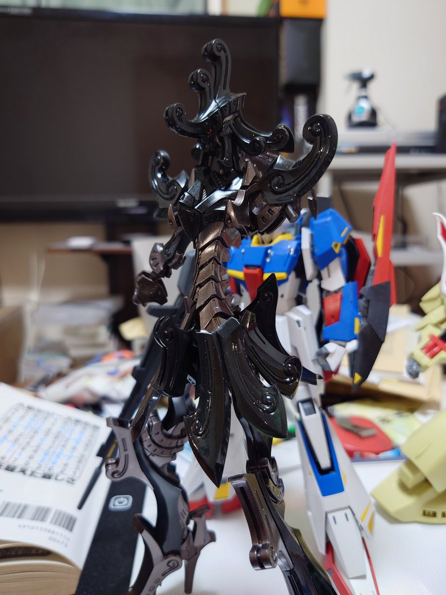 #ファイブスター物語
今日の進捗
腰装甲の仮組みと腕上腕の仮組み終了
組みながら塗るってのは遊んじゃって時間かかっちゃうなぁ