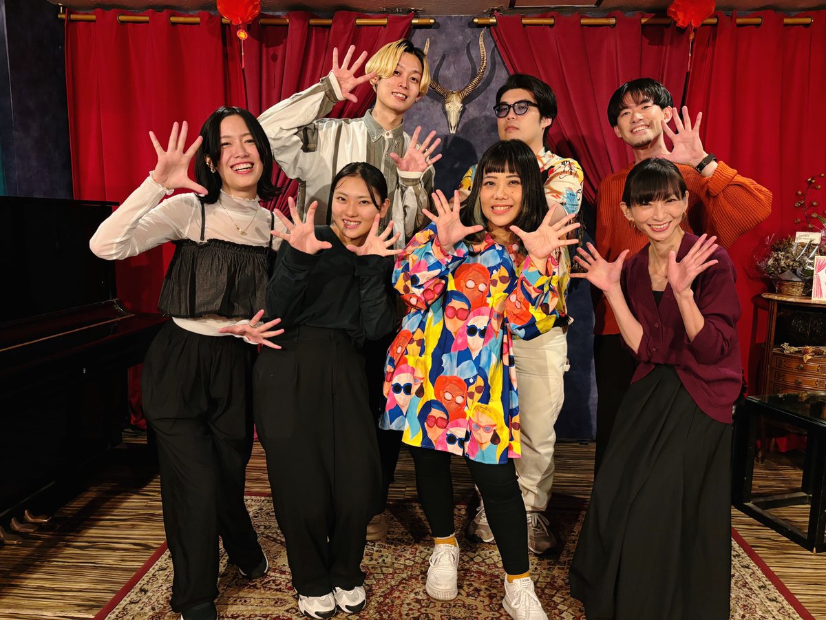 niziiro_inco's tweet photo. 共演したみなさんとパチリ!
non-fatさん
ケシカルカッコさん
Charmant cocoさん
#虹彩インコ #nonfat #ケシカルカッコ #Charmantcoco #sunsetBLUE #周年ライブ #愛知 #名古屋 https://t.co/2cwHVbxZlN