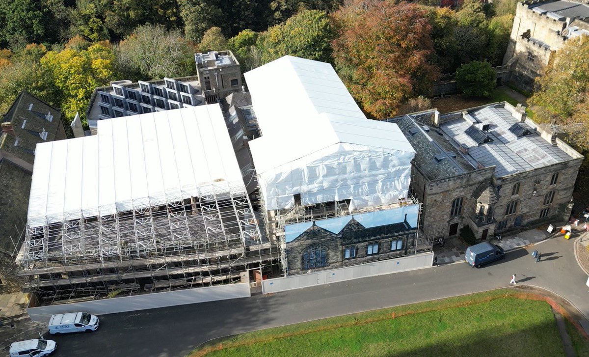 ISL have recently completed two temporary roof scaffolds for VEST Construction on <a href="/durham_uni/">Durham University</a>’s Palace Green Library. The design was coordinated with <a href="/RDGEngineering/">rdg engineering</a>, with a fixed 30m span mono pitch roof, with sheeting terminated mid span, and a mobile 14m span duo pitch roof.