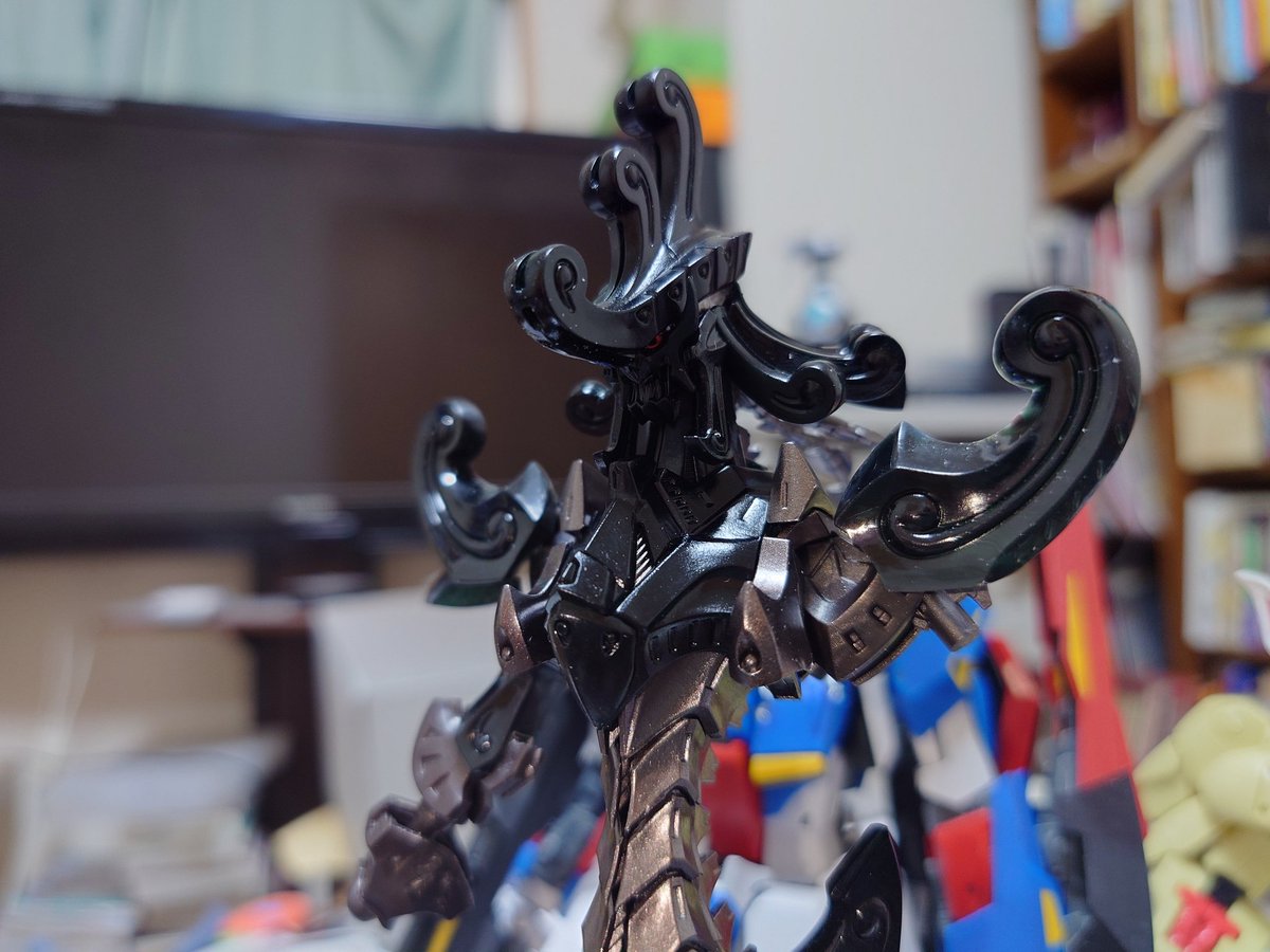 #ファイブスター物語
睨み目が目立たなかったので、ちょっいじりました。