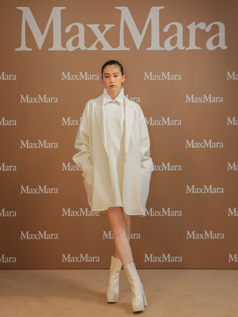 【極美品】MaxMara　RIALTO　リアルト　34　白タグ　桐谷美玲着用 極美品】MaxMara RIALTO リアルト 34 白タグ 桐谷美玲着用