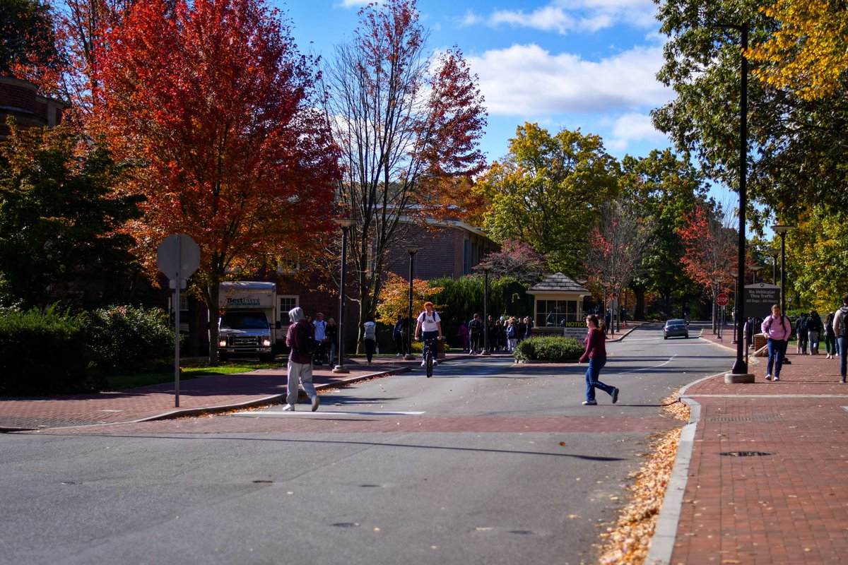 PSU_Undergrad's tweet image. Happy Halloween, Penn Staters! 🎃🍂

🗓️This time of year is full of activities and deadlines.  We hope you have a moment to join us at the upcoming #PSUFirstGen Celebration Nov. 7–8 and for Engagement Week Nov. 11–14. #PennState