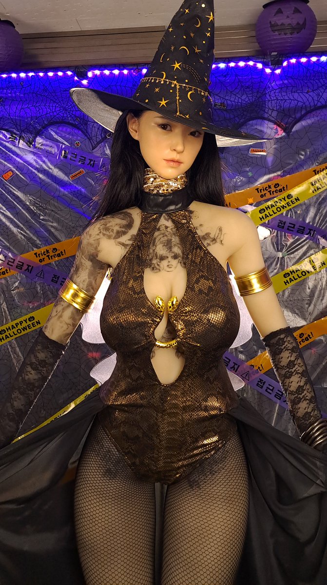 ekekslslgha's tweet photo. 2024년 10월 31일 할로윈 마녀 "수민" ^^ 3편 #JYDOLL #LANESSIAA #lovedoll #KUMADOLL #SexDoll #realdoll #realisticdolls #WMDOLL #XYDOLL #XIAOQIAN #StarPerry #RZRDOLL #GYNOIDDOLL #GDOLL https://t.co/By6qbswEI1