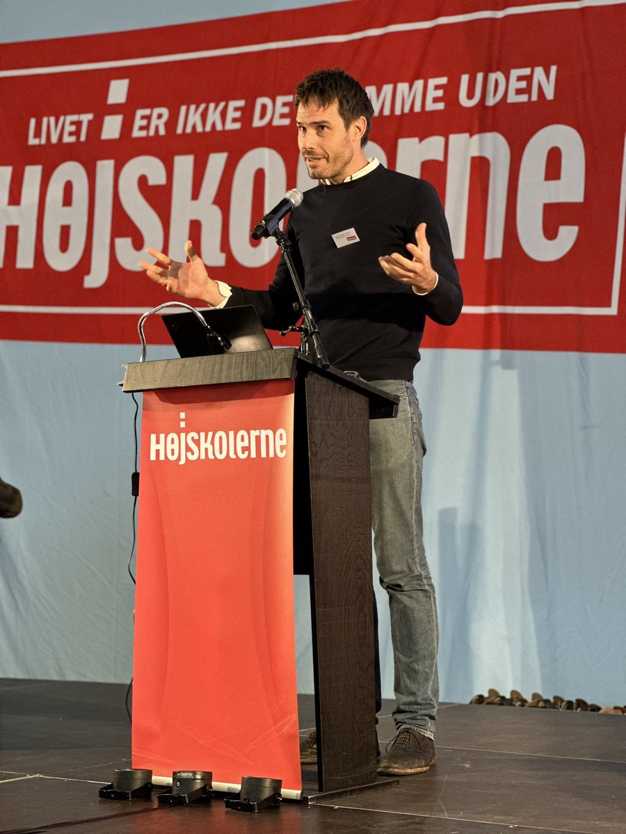 Michael Aagaard Seeberg (@miaasee) on Twitter photo Jeg deltager i <a href="/Hojskolerne/">Højskolerne</a>'s årsmøde, hvor jeg takkede for glimrende, menings- og virkningsfuldt samarbejde om at give <a href="/udsatte/">Rådet for Socialt Udsatte</a> unge trædesten ud i livet. @hojskolerne's fælles ambition er, at øge mangfoldigheden endnu mere. Vi er klar til at bære ved i <a href="/kfumsoc/">KFUM's Sociale Arbejde</a>. Min tale: Jeg deltager i <a href="/Hojskolerne/">Højskolerne</a>'s årsmøde, hvor jeg takkede for glimrende, menings- og virkningsfuldt samarbejde om at give <a href="/udsatte/">Rådet for Socialt Udsatte</a> unge trædesten ud i livet. @hojskolerne's fælles ambition er, at øge mangfoldigheden endnu mere. Vi er klar til at bære ved i <a href="/kfumsoc/">KFUM's Sociale Arbejde</a>. Min tale: